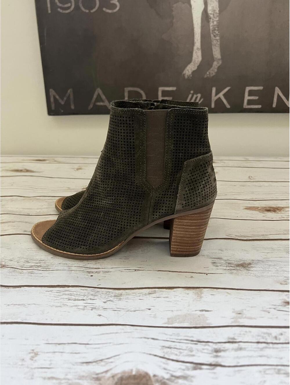 TOMS Suede Peep Toe Booties -‎ Olive Green, Size 9.5